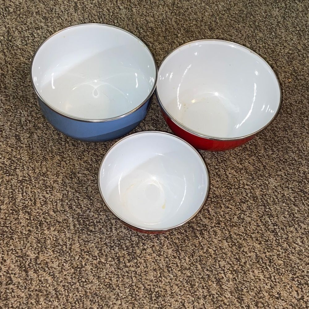 Set of Three Colorful Mixing Bowls Metal Enamel - Picture 6 of 16